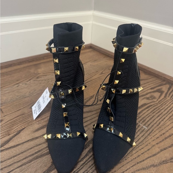 NWT Catherine Malandrine Pull On Ankle Boot Black
7.5 - Picture 3 of 5